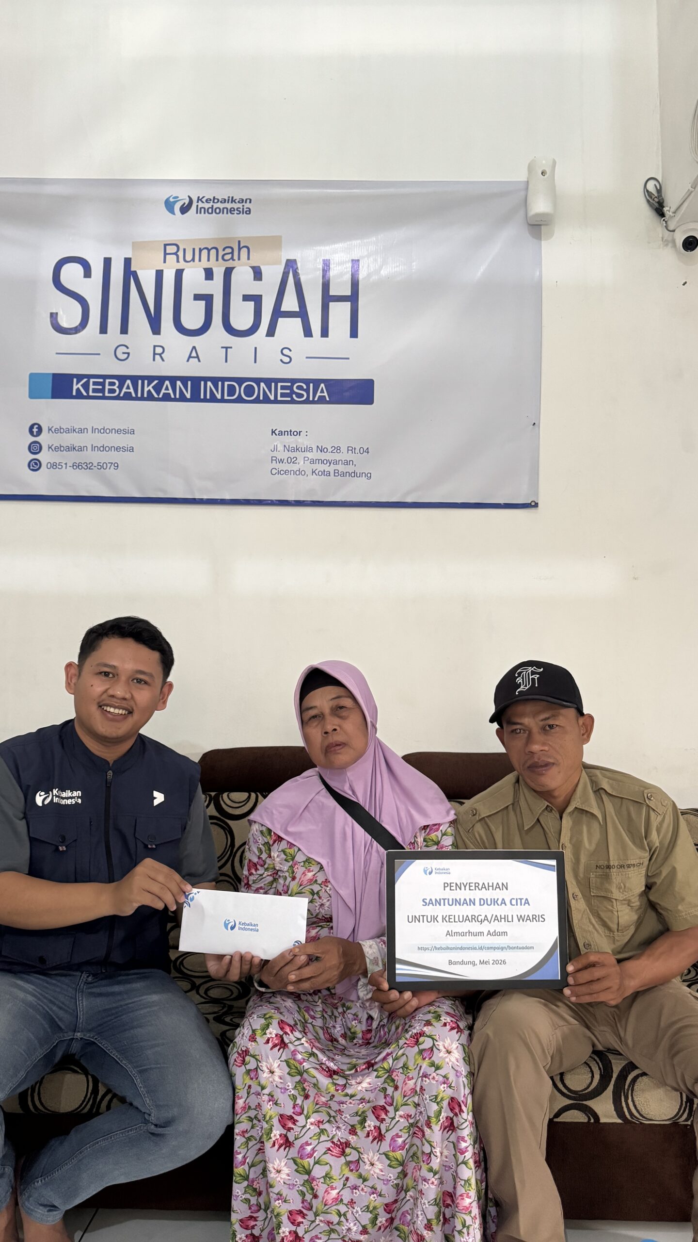 MATA MEMBESAR ! Bantu Adam Segera Operasi Matanya